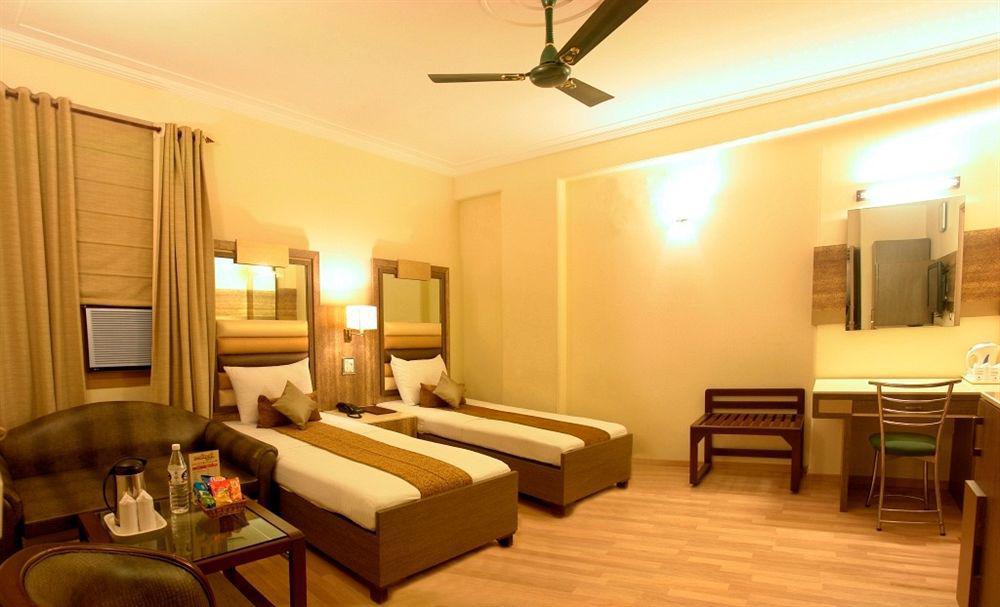 The Suncourt Hotel Yatri New Delhi Eksteriør bilde